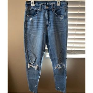 American Eagle > Mom Jeans